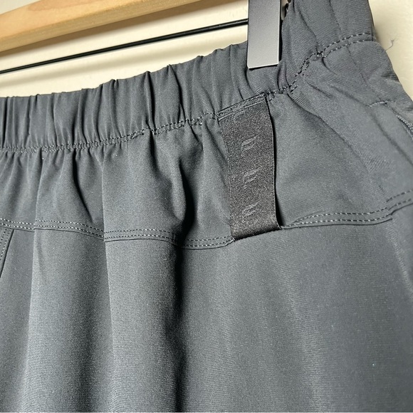 Fabletics Women Shorts Medium Black‎ Pull On Outdoor Hiking Nylon Performance - Picture 8 of 9